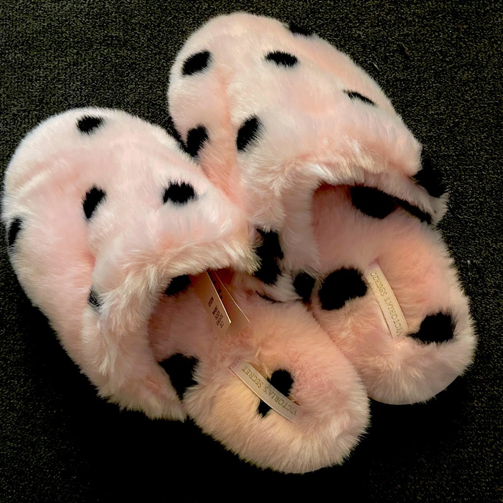 NWT VICTORIA’S SECRET SLIPPERS